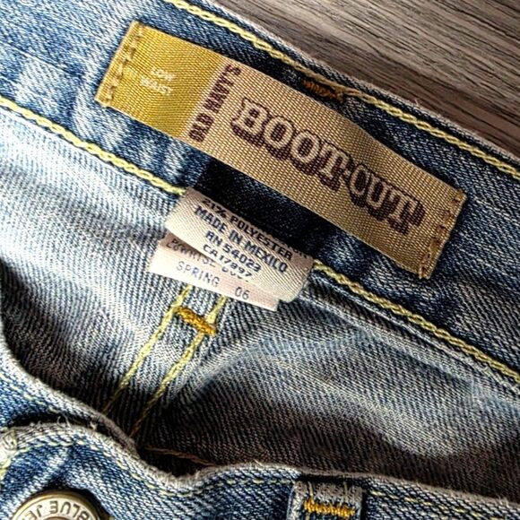 VTG Y2K 2006 Old Navy Ultra Low Rise Distressed Boot Cut Jeans Size 1 - Picture 3 of 7